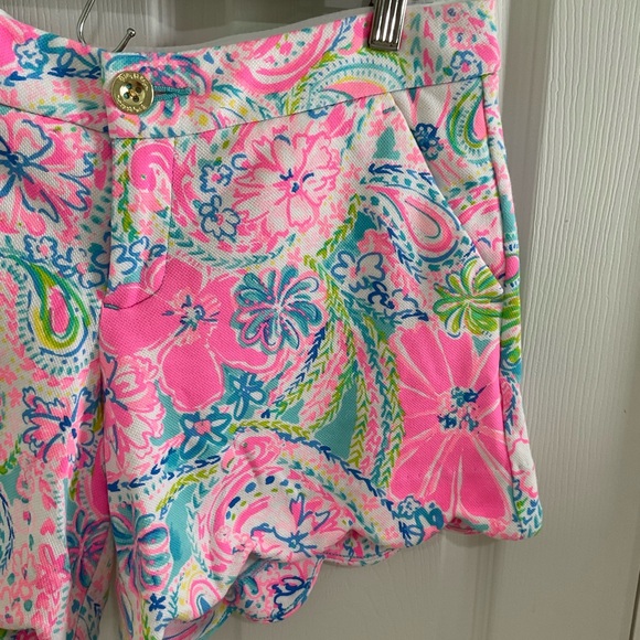 Lilly Pulitzer Pink and Green Scalloped Shorts - Picture 3 of 8